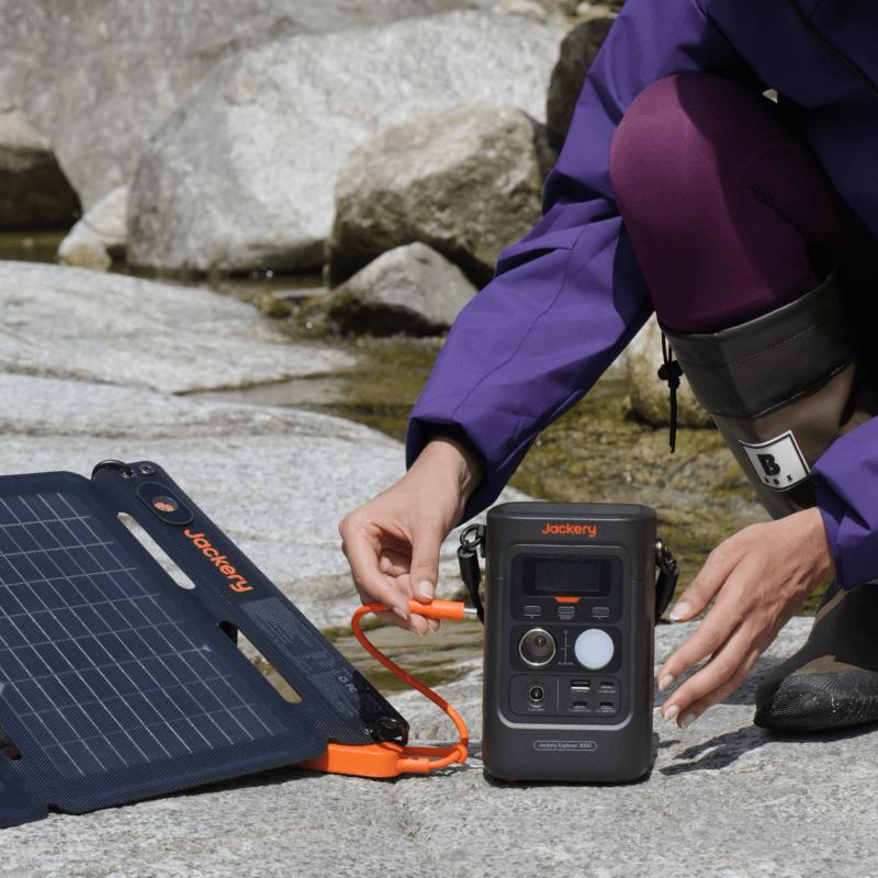Jackery Solar Generator 300D