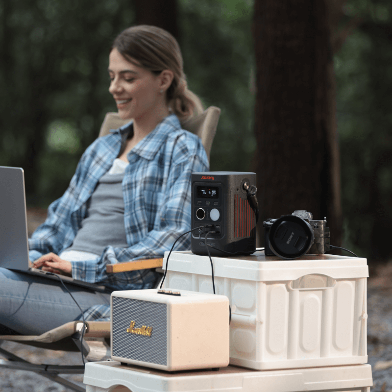 Jackery Solar Generator 300D